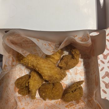 Popeyes - Trash and think someone is going to eat this TRASH! - Fast Food Near Me - Birmingham, Alabama Popeyes - Trash and think someone is going to eat this TRASH! - Fast Food Near Me - Birmingham, Alabama