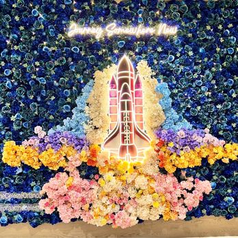 Aurora At The Celeste - Floral wall in the front - American Near Me - Orlando, Florida