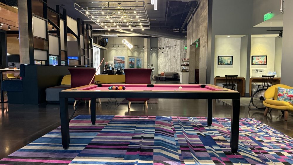 W XYZ Bar Image