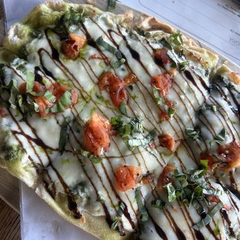Public School 310 - Margarita Flatbread - Gastropubs Near Me - Culver City, California