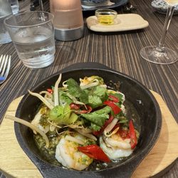 Porto Restaurant - King prawns with garlic and chili