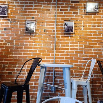 Fresh Local Ice Cream - Chair table - Ice Cream & Frozen Yogurt Near Me - Apex, North Carolina