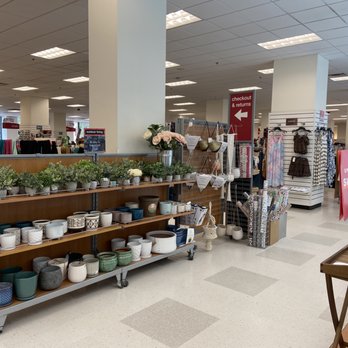 TJ MAXX - Updated January 2026 - 25 Photos & 39 Reviews - 161 W