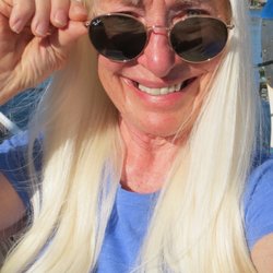 Meredith W Morgan University Eye Center - Contact lense perscription, long time patient, a senior