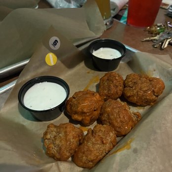 Buffalo Wild Wings - Medium, Boneless Wings - American Near Me - Goodyear, Arizona