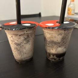 Cookies & crème with and without boba.