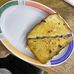 5 Broke Girls - Patty melt