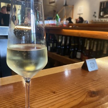 Pop The Bubbly - Landon Brut - Champagne Bars Near Me - Murphys, California Pop The Bubbly - Landon Brut - Champagne Bars Near Me - Murphys, California