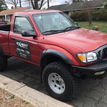 Expert Towing - Roadside Assistance Truck - Towing Near Me