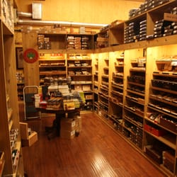 Monte's Cigars & Tobacco