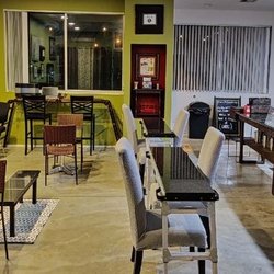 Black Wall Street Liquid Lounge