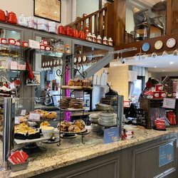 Queen of Tarts - Interior