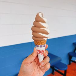 Goldburger - Swirly cone! Yummmm!