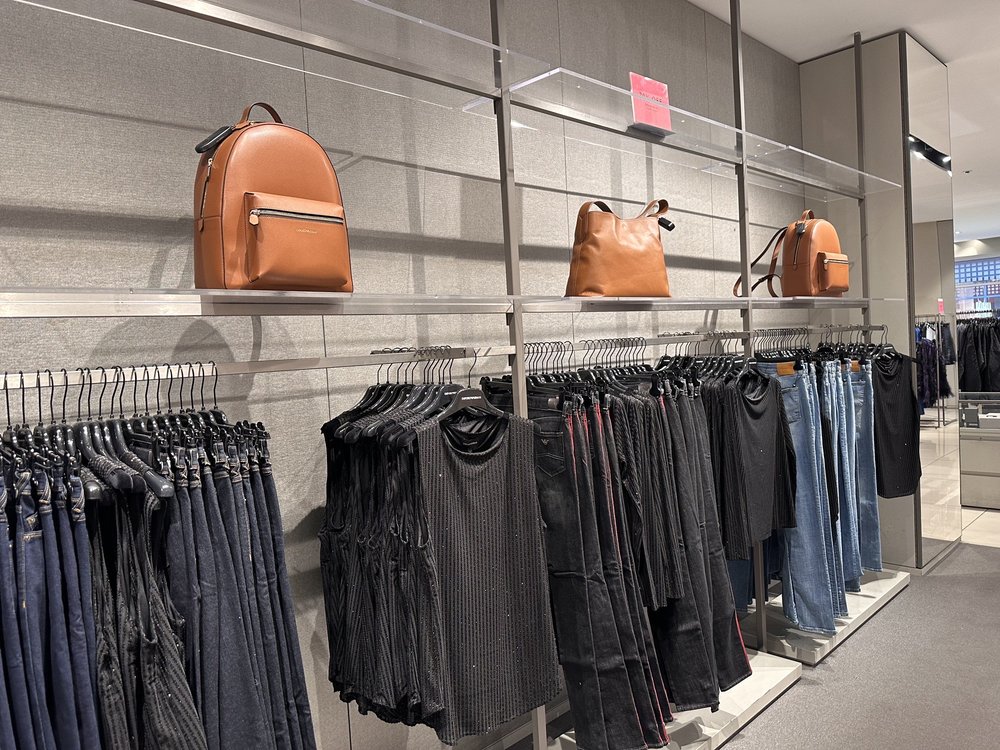 ARMANI EXCHANGE Updated September 2024 20 Photos & 17 Reviews 855