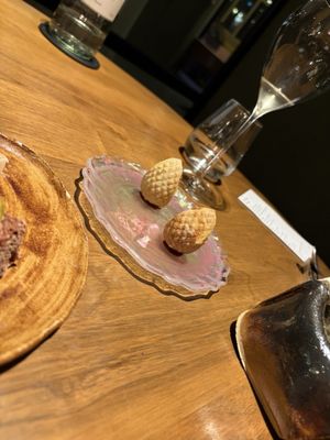 ACCENTS table bourse by null