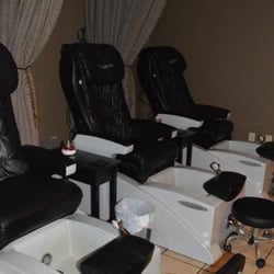 Twin Image Salon Spa - Twin Image is able to accommodate 5 pedicures at a time, great for spa parties.