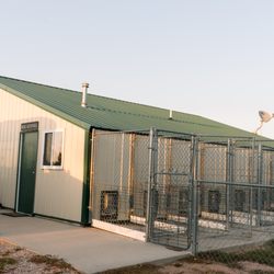Granite Springs Lodge - Game Room/Dog Kennels