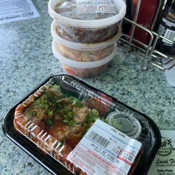 Nico's Pier 38 - Spicy inari and poke - Seafood Near Me - Honolulu, Hawaii