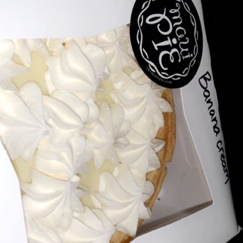 Maui Pie - MIND BLOWING banana cream pie. - Bakeries Near Me - Kihei, Hawaii