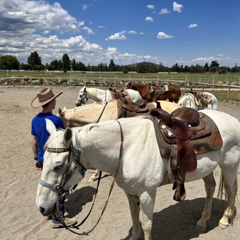 Diane's Riding Place - Horses - Horseback Riding Near Me - Bend, Oregon