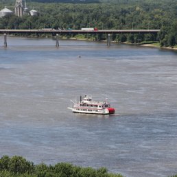 The riverboat from Lover's Leap