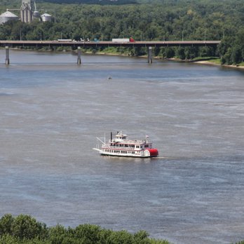 Mark Twain Riverboat - The riverboat from Lover's Leap - Boating Near Me - Hannibal, Missouri