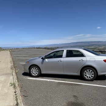 Manastash Ridge Viewpoint - Not too busy. Lepton the Corolla enjoying the view! - Hiking Near Me Manastash Ridge Viewpoint - Not too busy. Lepton the Corolla enjoying the view! - Hiking Near Me