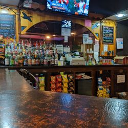 The Cade - Another well-stocked Northwoods bar
