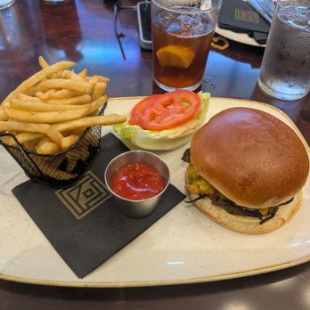 The Avery - Prolly one of the best onion burger that I didn't order. - American Near Me - Tulsa, Oklahoma