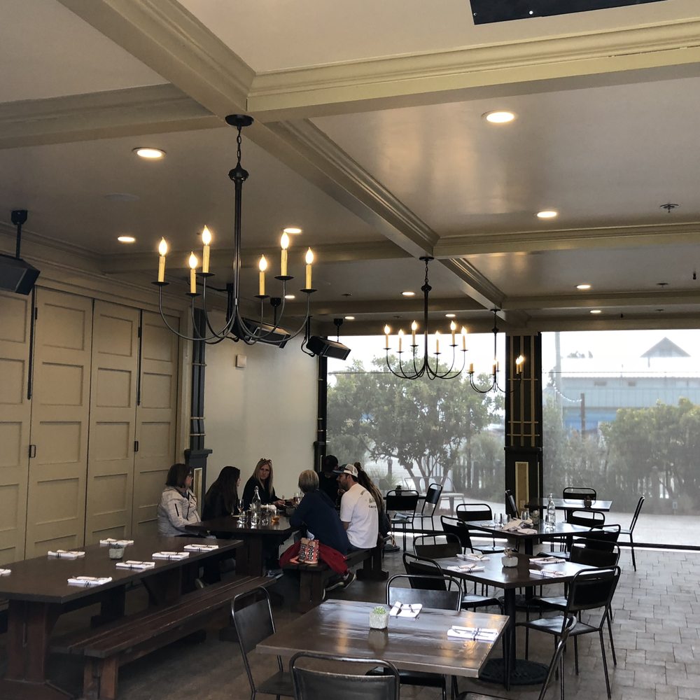 Cass House Cayucos - Outdoor dining (screens and heaters for the elements) Great no matter what the weather. - Venues & Event Spaces Near Me - Cayucos, California