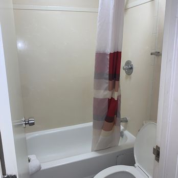 Red Roof Inn Washington DC - Lanham - Bathroom - Hotels Near Me - Lanham, Maryland Red Roof Inn Washington DC - Lanham - Bathroom - Hotels Near Me - Lanham, Maryland