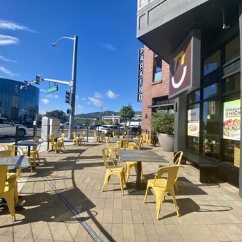Starbird Chicken - Outdoor seating - Chicken Shop Near Me - South San Francisco, California Starbird Chicken - Outdoor seating - Chicken Shop Near Me - South San Francisco, California