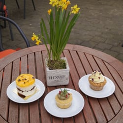 Pralinenherz - CupCakes auf unserer Sommer Terrasse