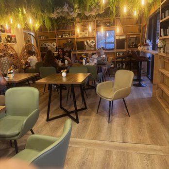 Spinning Coffee - Inside, not real big but still ok - Breakfast & Brunch Near Me - Bradenton, Florida Spinning Coffee - Inside, not real big but still ok - Breakfast & Brunch Near Me - Bradenton, Florida