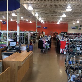 Goodwill - Savage - A fast stop. Not quick. - Thrift Stores Near Me - Savage, Minnesota