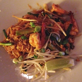 Sea Thai Restaurant - Lunch portion of shrimp pad Thai ($7.95) - Thai Near Me - Orlando, Florida