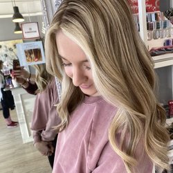 Blondie’s Salon