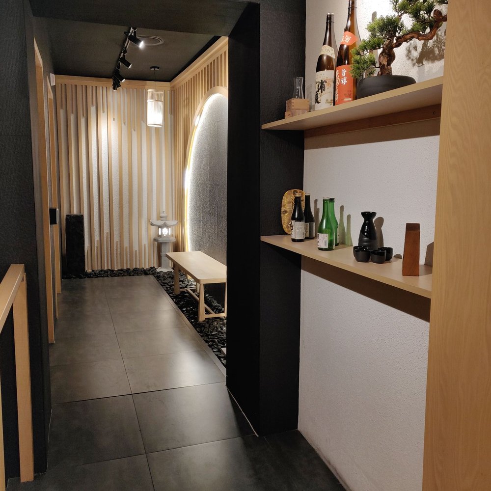 Midori Ramen - Path towards the gender-neutral single washrooms - Ramen Near Me - Toronto, Ontario Midori Ramen - Path towards the gender-neutral single washrooms - Ramen Near Me - Toronto, Ontario