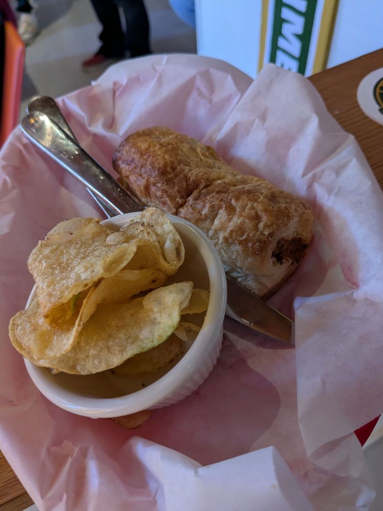 Dingo’s Sports Pub