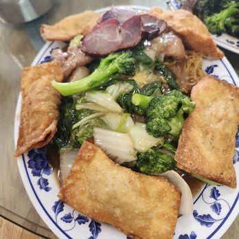 Golden Wheel - crispy gau gee with cake noodle - Chinese Near Me - Aiea, Hawaii