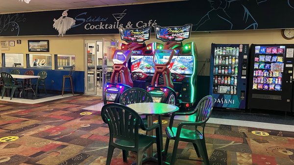 Whitestone Lanes by null