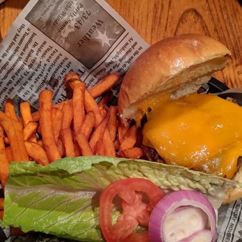Growlers Beer Bistro - Hamburger w/ Sweet Potato fries - Bars Near Me - Tuckahoe, New York