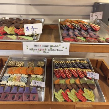 Diggidy Dog - Pet Stores Near Me - Carmel, California Diggidy Dog - Pet Stores Near Me - Carmel, California