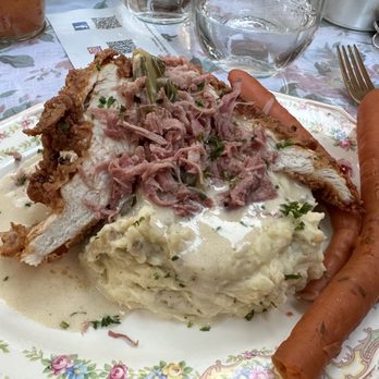 Mama Green's - Fried chicken and garlic mashed potatoes - Southern Near Me Mama Green's - Fried chicken and garlic mashed potatoes - Southern Near Me