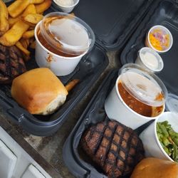 Texas Roadhouse jacked out order up!!! It's always something when you order online for pickup. Seems like they can't ever get shit right.