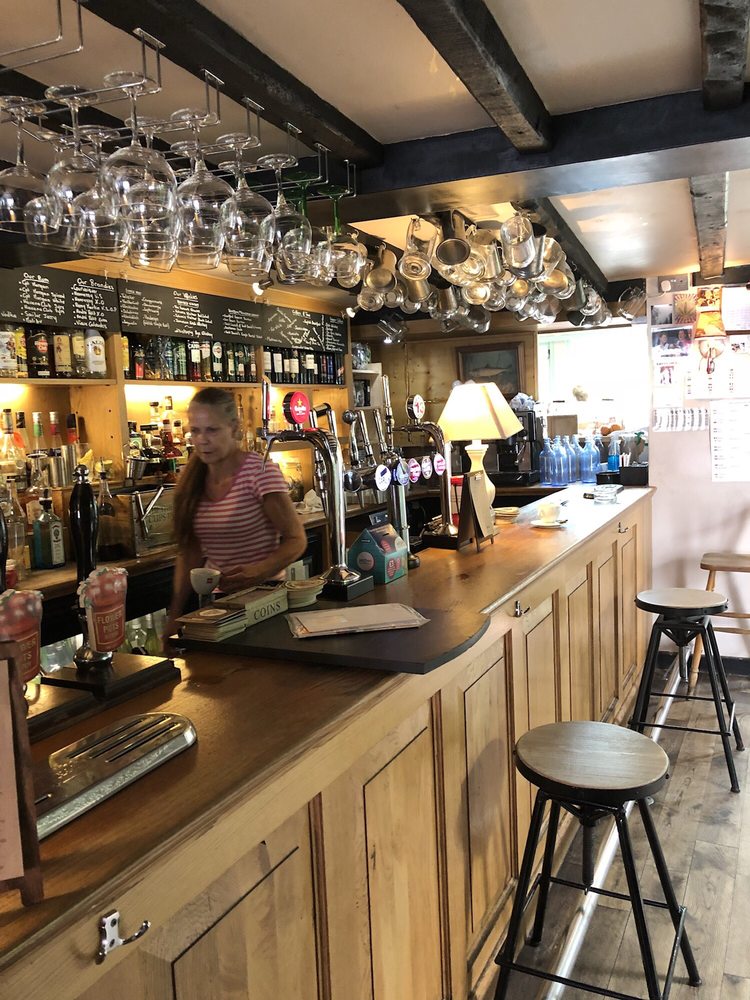 THE THREE CUPS INN Updated September 2024 13 Photos Stockbridge, Hampshire, United Kingdom