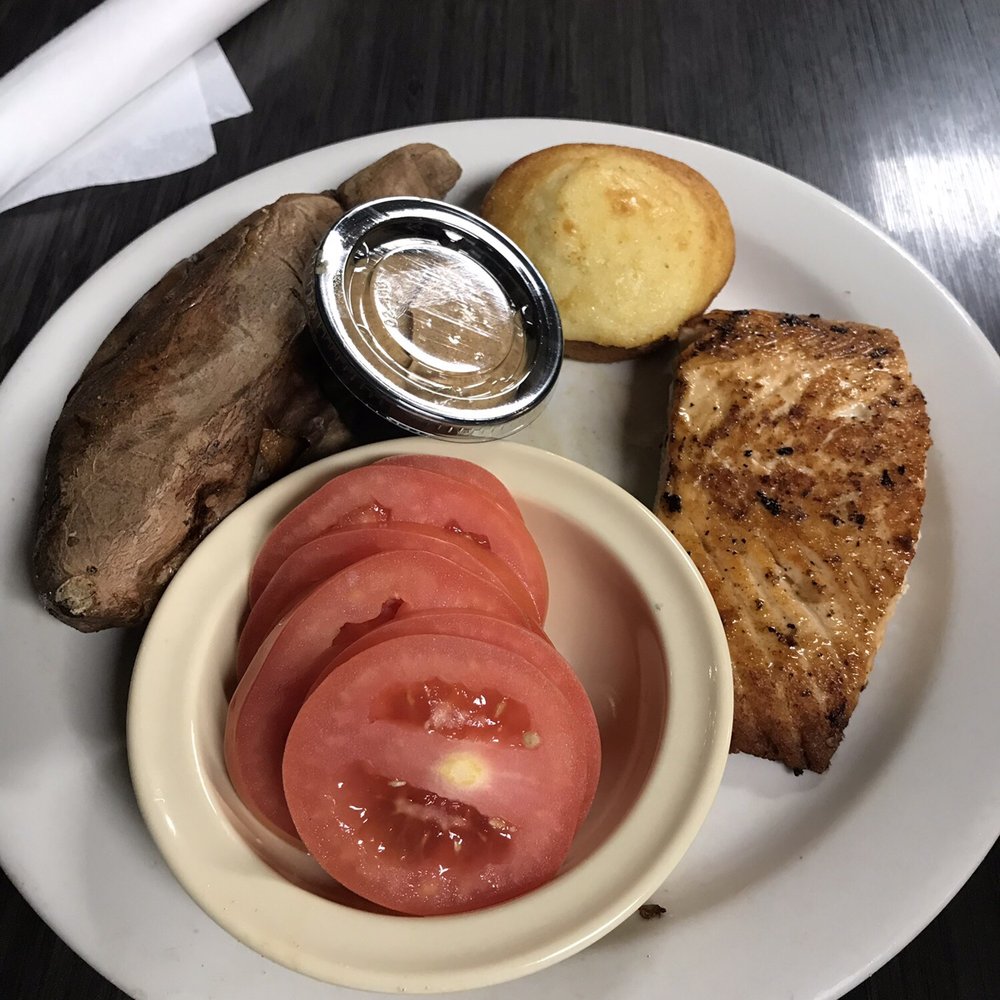 Oakwood Cafe - Salmon, sweet potato, tomatoes - Southern Near Me - Dalton, Georgia Oakwood Cafe - Salmon, sweet potato, tomatoes - Southern Near Me - Dalton, Georgia