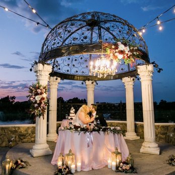 Three Sisters Events - The floral and decor - Wedding Planning Near Me - Ventura, California Three Sisters Events - The floral and decor - Wedding Planning Near Me - Ventura, California