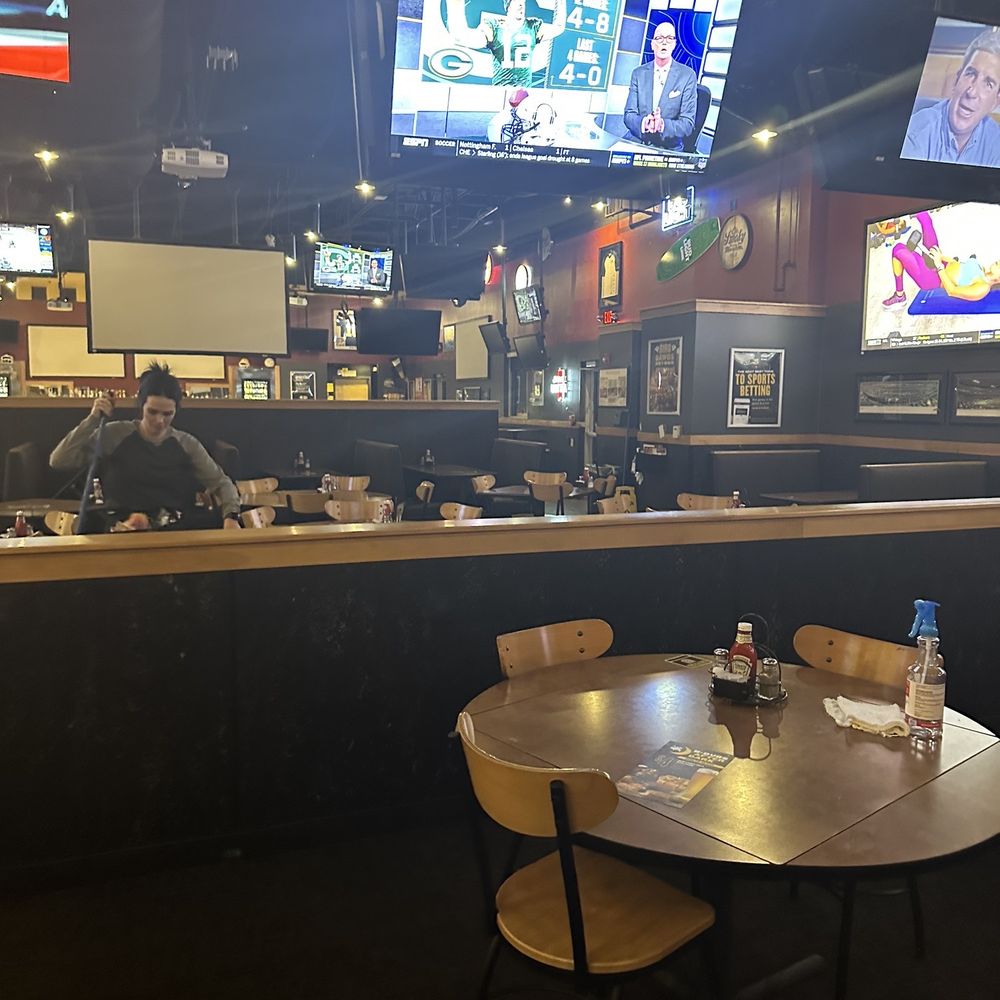Buffalo Wild Wings - Chicken Wings Near Me - Sevierville, Tennessee Buffalo Wild Wings - Chicken Wings Near Me - Sevierville, Tennessee
