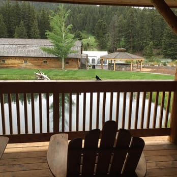 Rainbow Ranch Lodge - Birds were sitting on our balcony. - Hotels Near Me - Gallatin Gateway, Montana